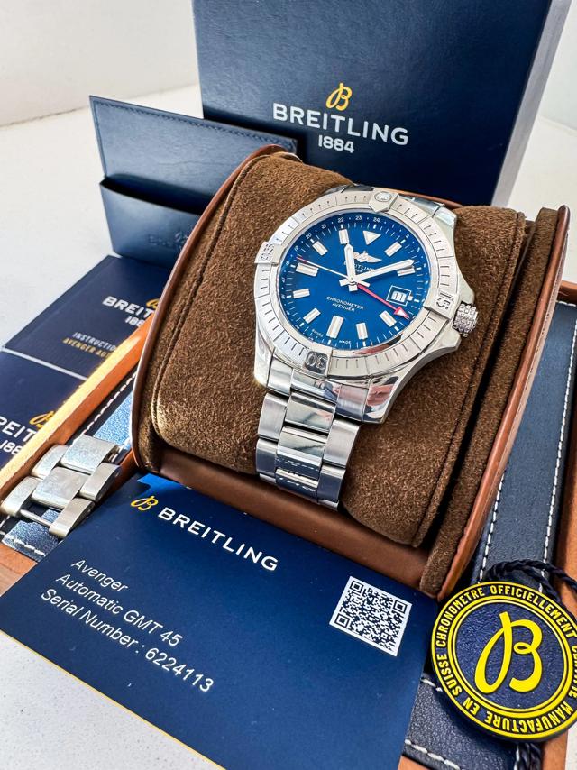Breitling Avenger 45 with card and tags